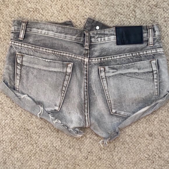 One Teaspoon Pants - One Teaspoon Jean Shorts gray acid wash size 25